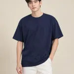 Áo thun đồng phục màu xanh navy, thân trơn tối giản, form form oversize 220gsm, chất thun lạnh co giãn