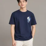 Áo thun đồng phục màu xanh navy, in lụa trước ngực, form form suông unisex, chất cotton compact