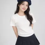 Mũ đồng phục màu xanh navy, viền chỉ tương phản, form beret mềm, chất vải nhẹ thoáng khí