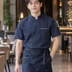 Đồng phục nhà hàng màu xanh navy, túi chức năng, form áo cổ tàu, chất vải chéo bền màu