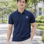Áo teambuilding màu xanh navy, in slogan sau lưng, form polo năng động, chất cotton co giãn