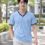 Áo lớp thun màu xanh dương nhạt, phối viền cổ, form cổ tim thể thao, chất cotton compact